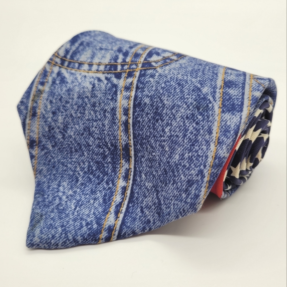 TOMMY HILFIGER | vintage 100% Italian silk bandana denim stars pattern tie